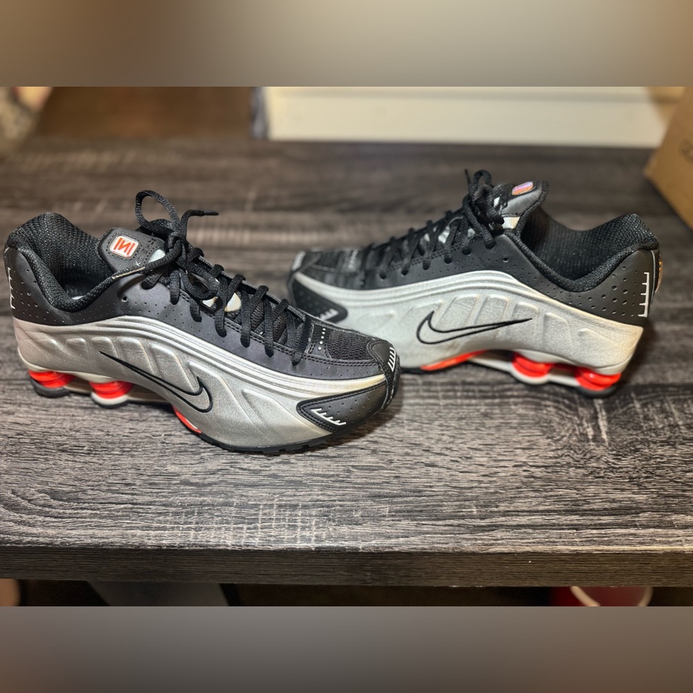 Nike Shox R4 - Picture 2 of 6